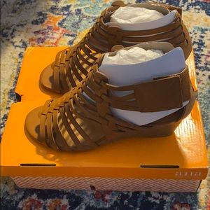 A.n.a Meadow gladiator sandals 8W